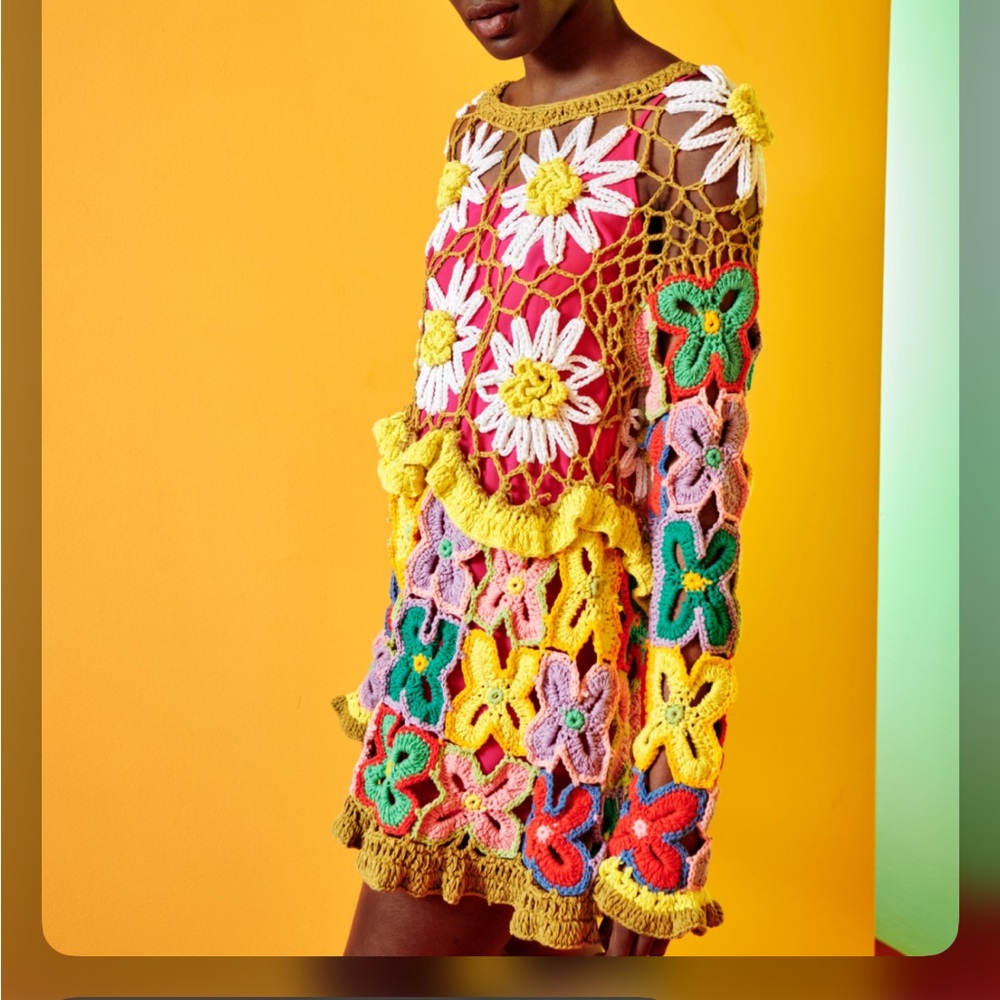 NWT CeliaB GALENA DRESS MULTI size small. Never worn. Make me an offer!